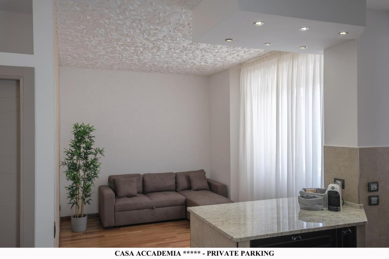 Elegante Casa Accademia ***** - Private Parking Daire Livorno Dış mekan fotoğraf