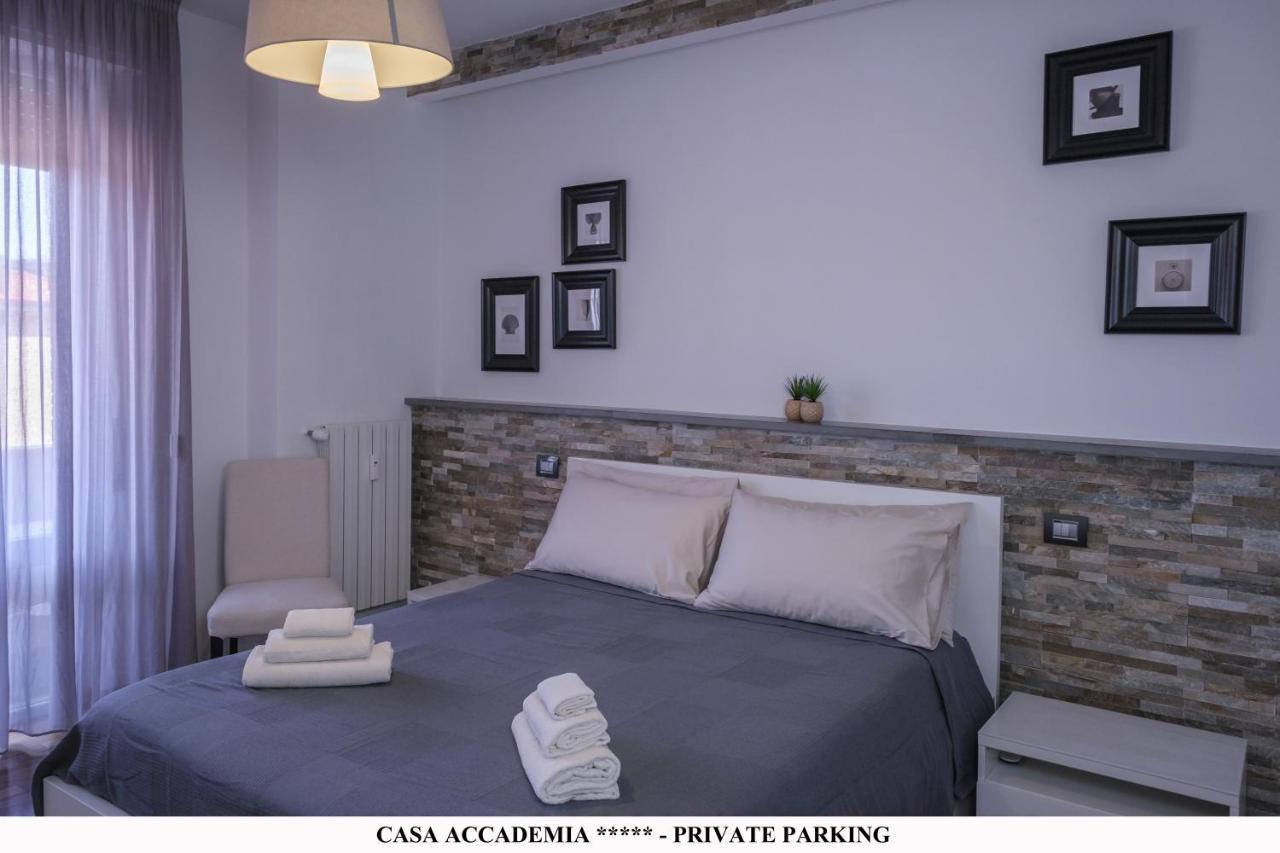 Elegante Casa Accademia ***** - Private Parking Daire Livorno Dış mekan fotoğraf