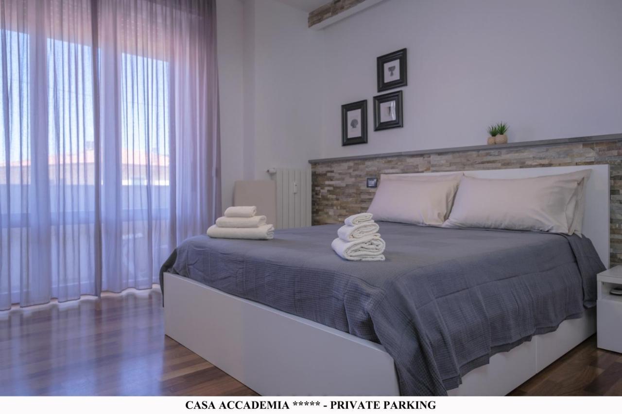 Elegante Casa Accademia ***** - Private Parking Daire Livorno Dış mekan fotoğraf